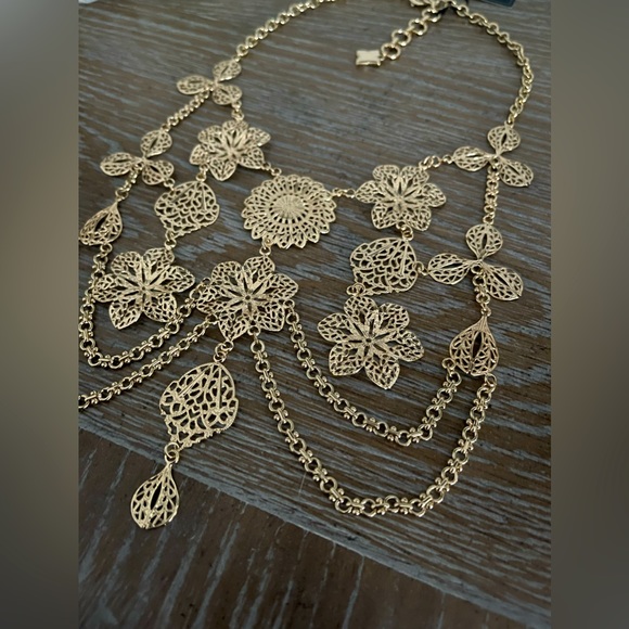 BCBGMAXAZRIA Statement Necklace - Picture 3 of 7